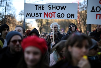 Manifestación organizada por actores de cine y teatro en apoyo a las protestas estudiantiles que desde hace más de tres meses piden un cambio de sistema en Serbia.