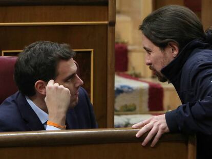 Albert Rivera, de Ciudadanos, y Pablo Iglesias, de Unidos Podemos, en el Congreso de los Diputados. 