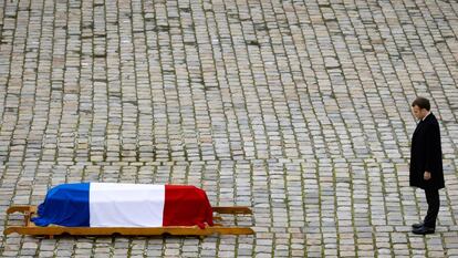 Los Inválidos de París ha sido el escenario del homenaje a Daniel Cordier, héroe veterano de la resistencia francesa durante la Segunda Guerra Mundial. Acudió el presidente, Emmanuel Macron, y el ex presidente Francois Hollande.