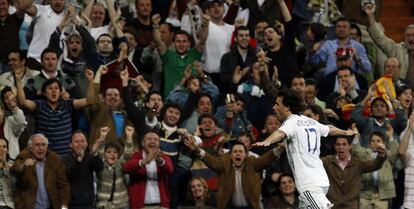 El delantero celebra un gol en su epoca del Real Madrid.