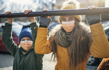 La clave para seguir haciendo vida al aire libre cuando llega el frío está en equiparse con las prendas adecuadas.