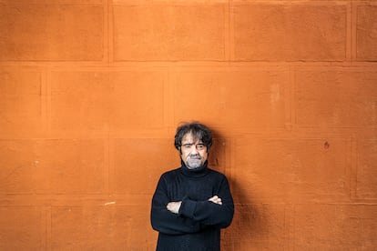 Juan Casamayor, editor de Páginas de Espuma, en Malasaña, Madrid.