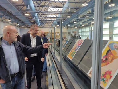 En el pasillo de exposiciones de la Terminal T2 del aeropuerto madrileño se puede ver, hasta el 31 de enero, la muestra Destino España. Un paseo por la historia de la promoción turística en España, coincidiendo con la celebración en la ciudad de Fitur.