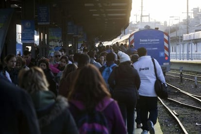 Argentinos toman el tren a José C. Paz.