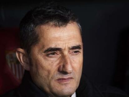 Valverde, criticado por la alineación del Barça en Sevilla, aplica el mismo librillo que el curso pasado, salvo que Leo ha pasado de ser el jugador con más minutos al séptimo