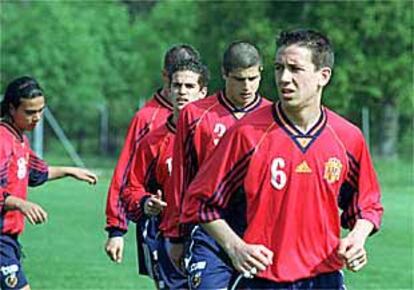 Los jugadores de la selección española sub 16, durante uno de sus entrenamientos.