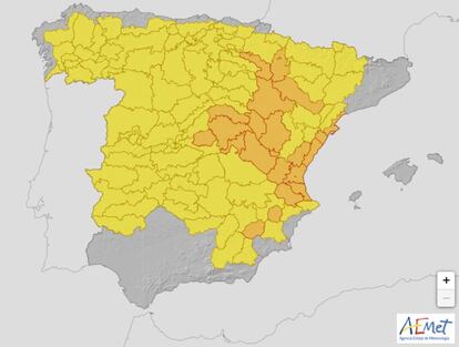 Mapa de la Aemet con las zonas en aviso amarillo y naranja por fuertes lluvias.