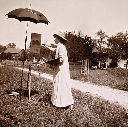 'Gabriele Münter pintando' (1902), fotografía tomada por Kandinsky.