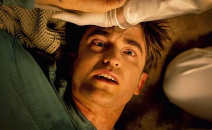 Robert Pattison en la película Mickey 17  que llega Movistar Plus+