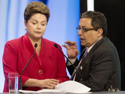 Dilma conversa com João Santana em 2014.