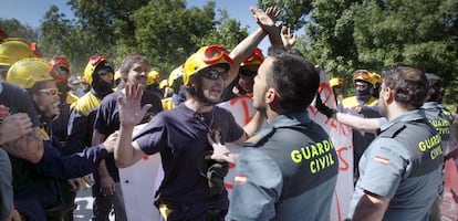 Los retenes forestales protestan en Navacerrada.