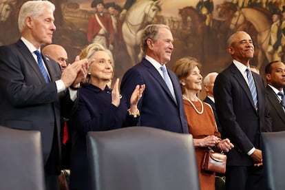 Bill Clinton, Hillary Clinton, George W. Bush, Laura Bush y Barack Obama llegan a la toma de posesin de Donald Trump en la Rotonda del Capitolio de Estados Unidos.