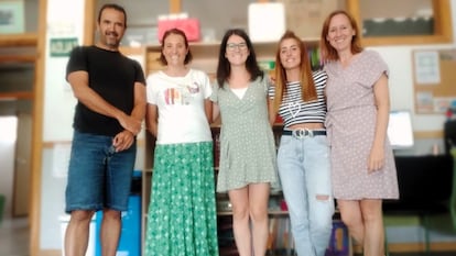 Equipo educativo del Colegio Ramón y Cajal de Alpartir en el curso 2023/24: Juan Antonio Rodríguez (Director y especialista de E. Física), Sara Cuartero (Maestra E. Infantil), Ana Calatayud (Maestra, Inglés), Carolina Cajal (Maestra, Música) Estefanía García (Maestra. Audición y Lenguaje y Pedagogía Terapéutica).