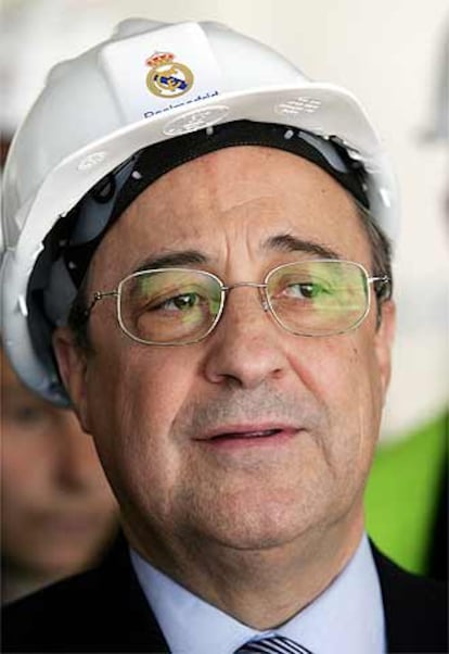 Florentino Pérez visita en abril las obras de la nueva Ciudad Deportiva del club en Valdebebas.