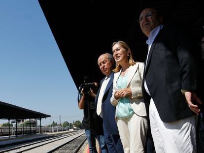 La ministra de Fomento, Ana Pastor, esta ma&ntilde;ana en Granada.