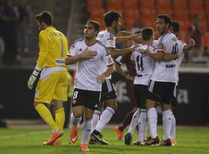 El Valencia, tras proclamarse líder de Primera contra el Córdoba.