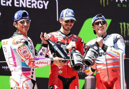 Jorge Martín, Pecco Bagnaia y Marc Márquez, en el podio del GP de Catalunya