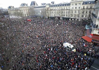 Uma vista geral da Praça da República, em Paris.