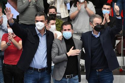 Pedro Sánchez, Luis Tudanca y José Luis Rodríguez Zapatero, en el mitin de campaña en León por las elecciones del 13 de febrero.