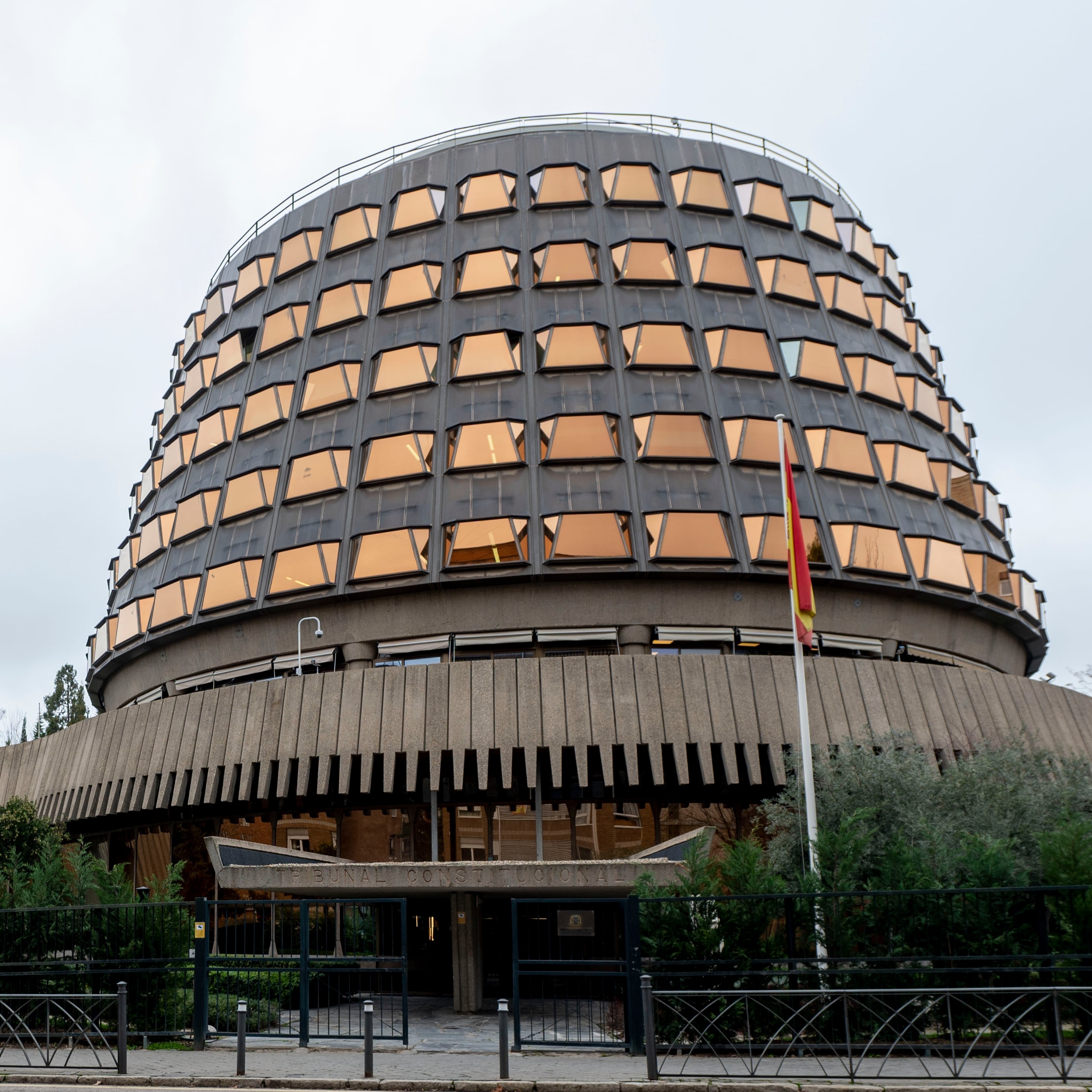 El Constitucional suspende varios apartados del protocolo de menores del Ejecutivo canario