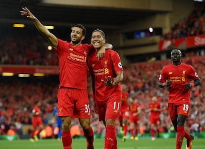 Jugadores del Liverpool celebrando un gol.