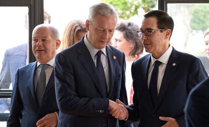 El ministro francés de Economía, Bruno Le Maire, y el secretario del Tesoro, Steve Mnuchin la semana pasada en Chantilly