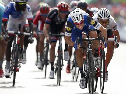 El belga Gianni Meersman (Etixx) en el esprint final de la quinta etapa.