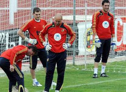 Palop, Casillas y Reina, en un entrenamiento de la selección española