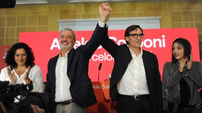 Desde la izquierda, Ana Martínez, enfermera del Hospital Universitario Valle de Hebrón; Salvador Illa,  secretario del PSC; Jaume Collboni, candidato del PSC a la alcaldía de Barcelona, y Sonia Beltran, comerciante. este sábado en Barcelona.