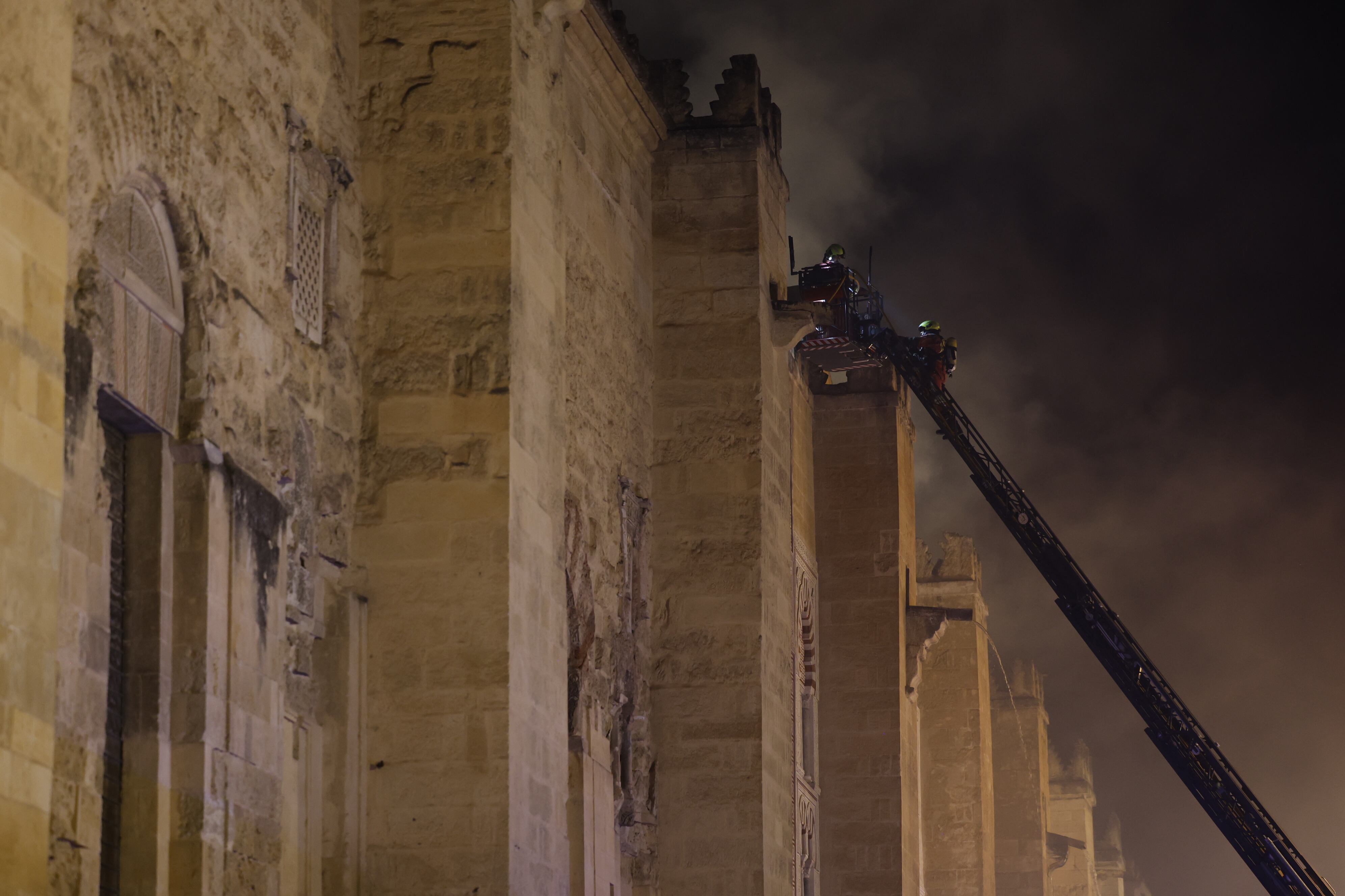 El incendio de la Mezquita fue accidental y se originó en la barredora eléctrica