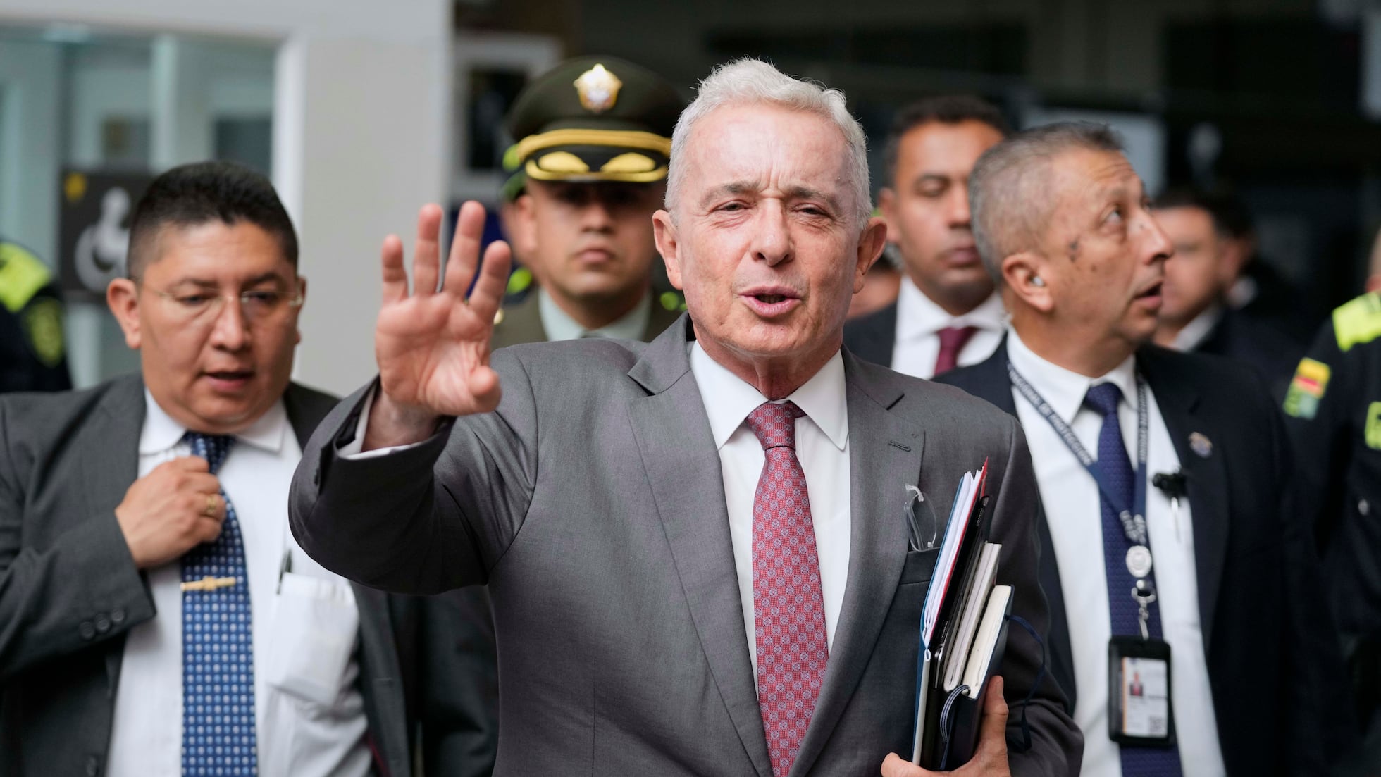 Un tsunami político sacude a Colombia tras la absolución al expresidente Álvaro Uribe Vélez | EL PAÍS América Colombia
