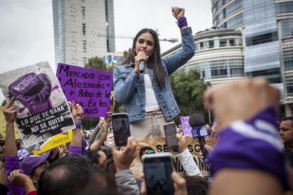 Alessandra Rojo De la Vega ofrece un mitin en la Diana Cazadora en protesta por la anulacin de la eleccin en la alcalda Cuauhtmoc, el 2 de septiembre de 2024.