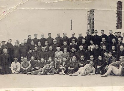 Sacerdotes vascos en la cárcel de Carmona (Sevilla) después de la Guerra Civil.