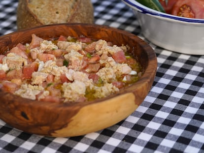 Pipirrana: el plato veraniego perfecto entre la ensalada y el gazpacho
