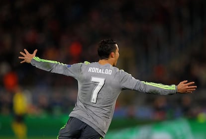 Cristiano celebra su gol.