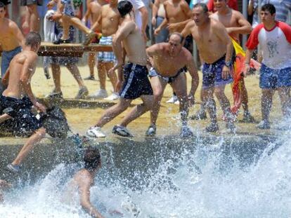 Un momento de la celebraci&oacute;n de los &#039;bous a la mar&#039;.