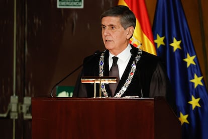 El presidente del Tribunal Constitucional, Pedro González-Trevijano, durante la toma de posesión de los cuatro nuevos magistrados del Tribunal Constitucional, este lunes, en Madrid en 2023.