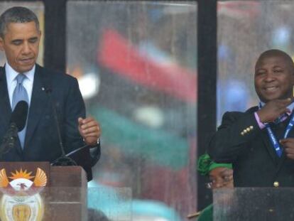 O falso intérprete, junto a Barack Obama.