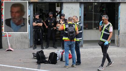 Arriba a la izquierda, el detenido por el asesinato de Conchi. A la derecha, miembros de la policía en el lugar del crimen, en la Plaza de Tirso de Molina de Madrid.