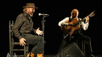 El Cabrero durante un concierto en los Jardines de Sabatini, en Madrid, en 2011.