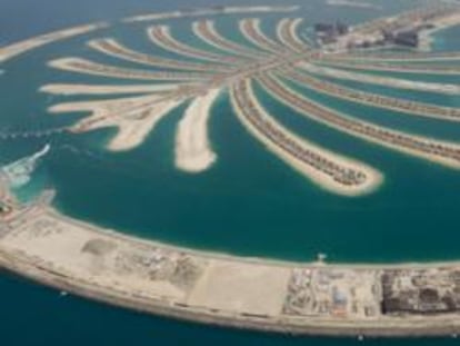 Dubai World ha construído islas artificiales en forma de palmera y de mapamundi