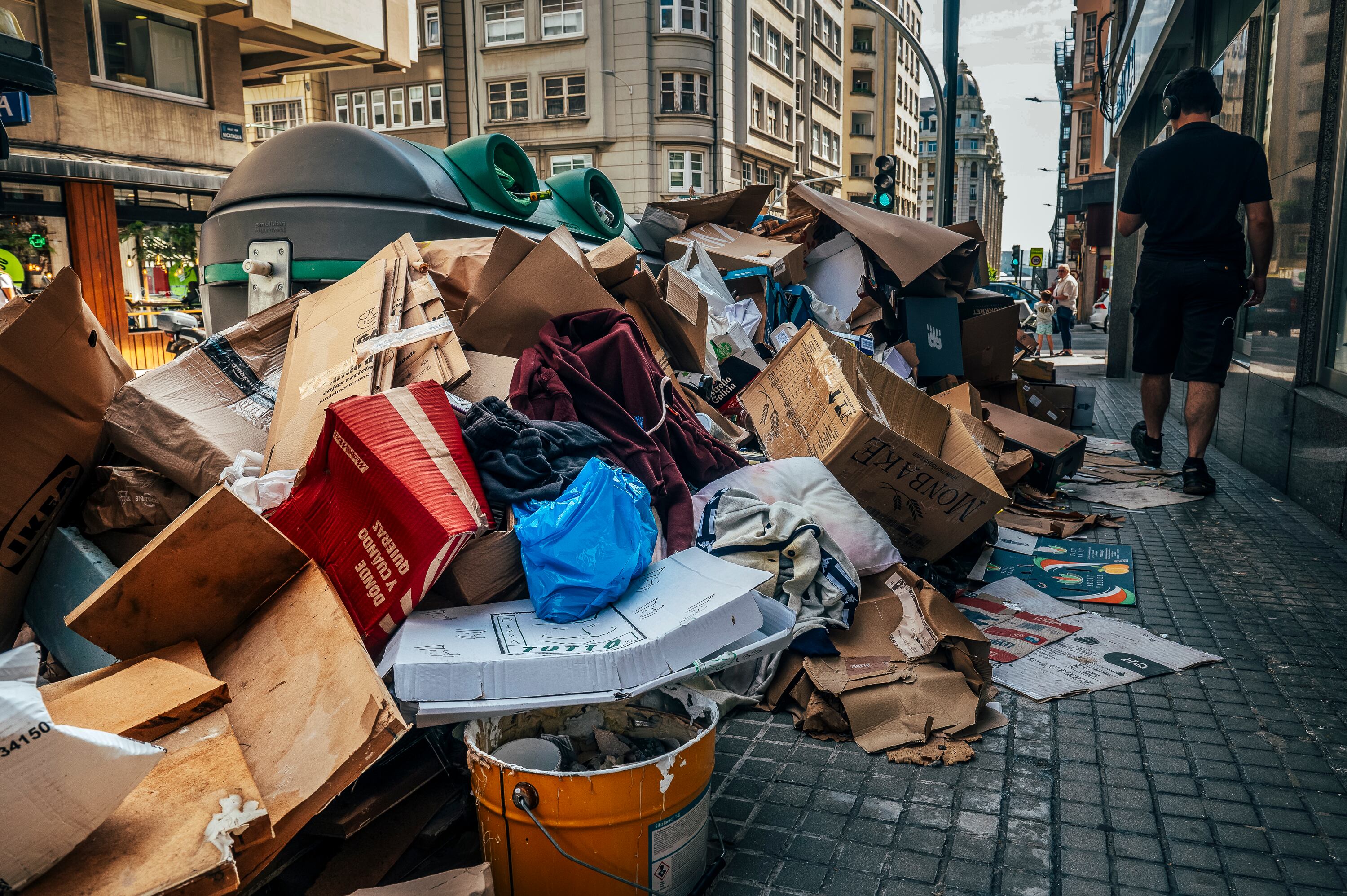 A Coruña declara la emergencia sanitaria por la basura acumulada en las calles