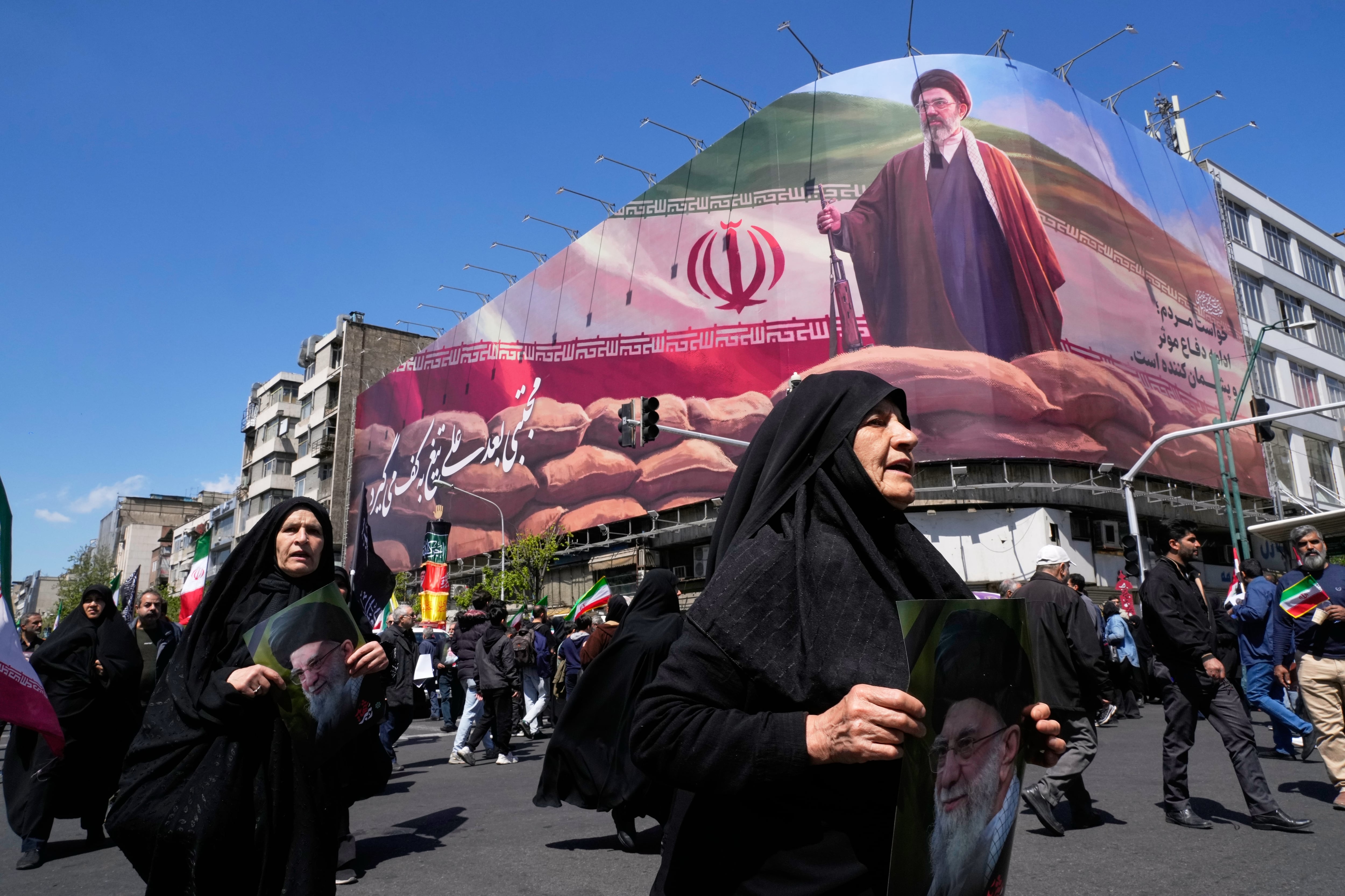 Mojtaba Jameneí sigue en paradero desconocido pero Irán no da signos de vacío de poder