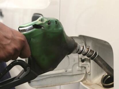 Las petroleras elevan su margen a pesar de la caída de precios