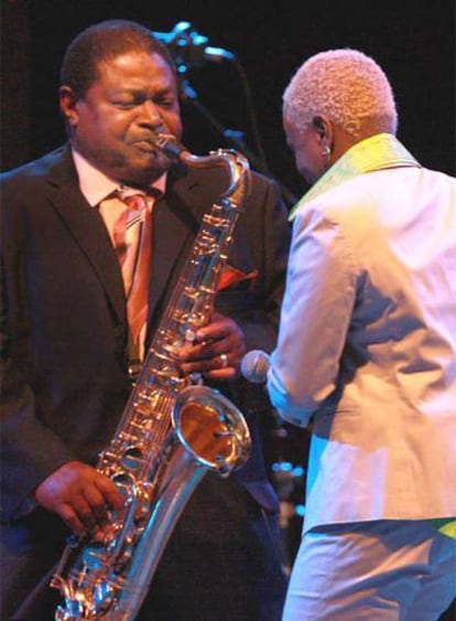 El saxofonista Pee Wee Ellis, durante el homenaje a Brown.