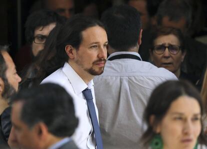 Pablo Iglesias a la salida del Congreso tras la votaci&oacute;n de la moci&oacute;n de censura Rajoy.