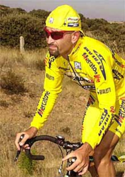 Marco Pantani, ayer, en una carretera salmantina.