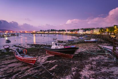 Barcos de pesca en el puerto de Mugardos (Galicia).