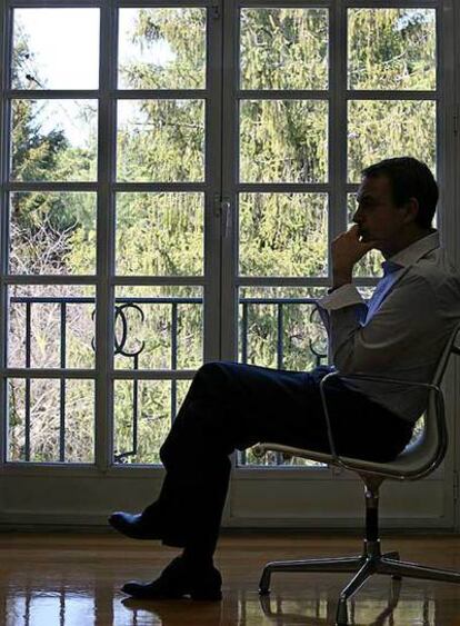 El presidente José Luis Rodríguez Zapatero, en el palacio de la Moncloa.