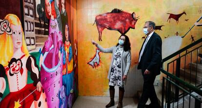 El consejero de Educación de Madrid, Enrique Ossorio, durante su visita esta mañana al instituto Mariana Pineda.